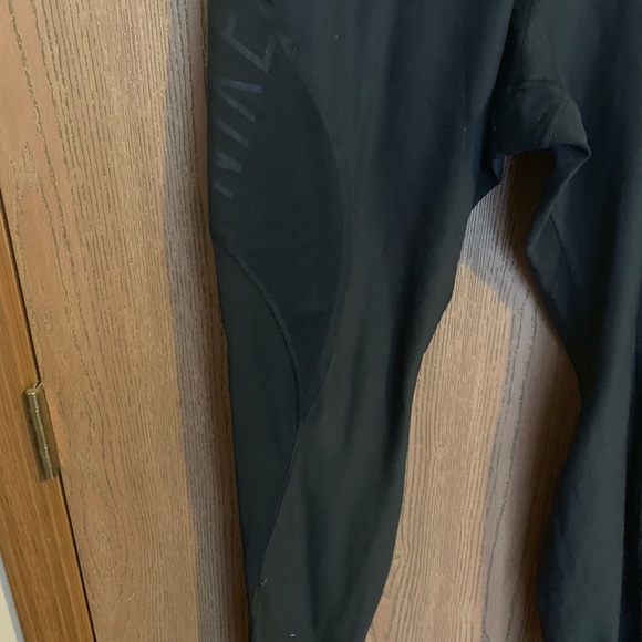 Black Nike leggings with mesh on the sides - Picture 4 of 6